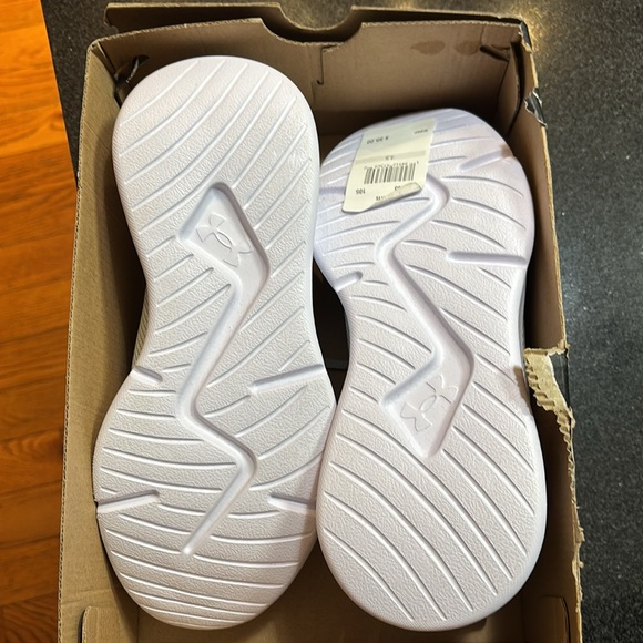 *** Brand New**** Girls Running Sneakers in Gray , Teal , Purple. Size 4.5 - Picture 6 of 6